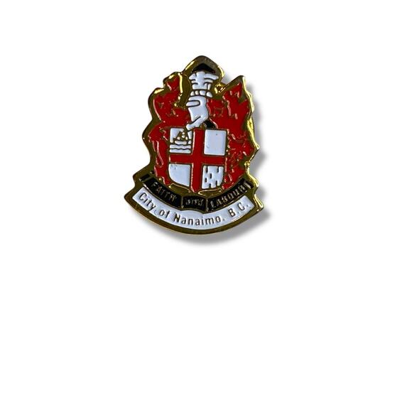 Vintage Nanaimo Canada BC Coat of Arms Lapel Pin .8" - Picture 3 of 4